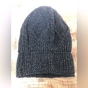 beanie/ black with gray speckles/ worn twice